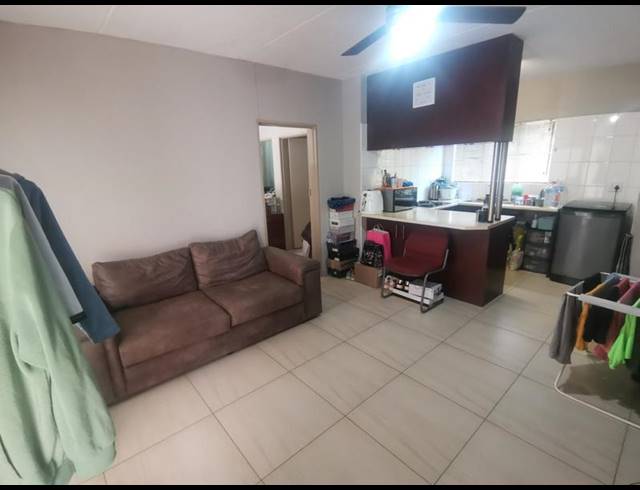 1 BEDROOM PROPERTY TO RENT IN DIE BULT